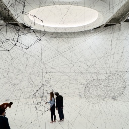巴黎 Paris 嗨到午夜的「東京宮Palais de Tokyo」美術館──有如異次元空間的「空中ON AIR」特展